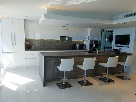 Renovated chef's kitchen