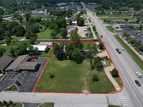 5th image of 803 N Walton Blvd #1