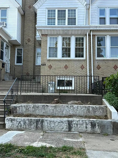 3 bed, 1300 sqft, $2,150 — Photo 1