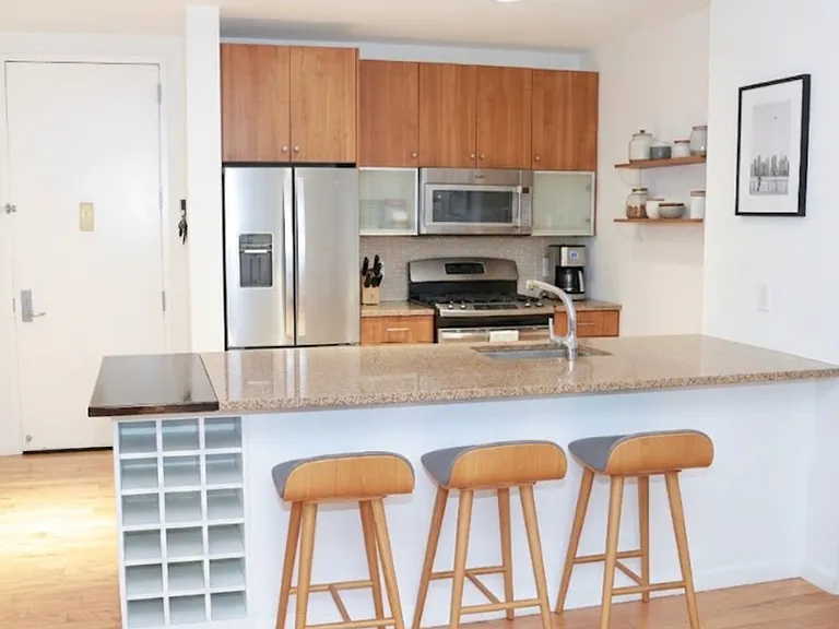 48-21 5th St #2H — Photo 6