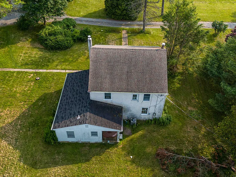 1112 W Bridge St — Photo 11
