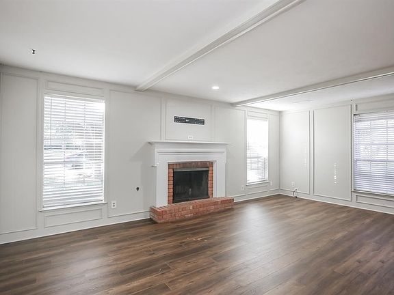 4th image of 815 Rock Canyon Dr