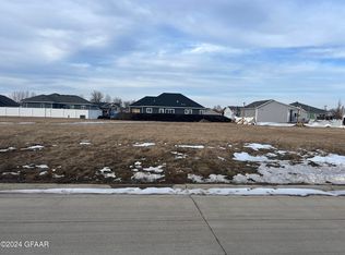 102 Riverview Ln SE, East Grand Forks, MN 56721