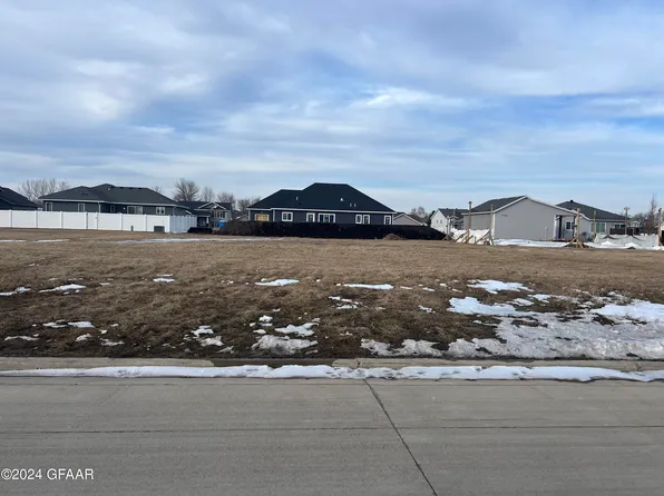102 Riverview Ln SE, East Grand Forks, MN 56721