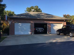 458 Piggott Ln, Alton, IL 62002