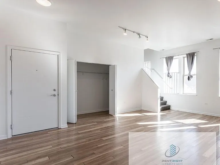 2700 W North Ave #207 — Photo 5