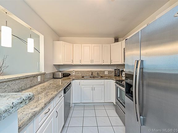 5th image of 100 E Bayview Dr #812