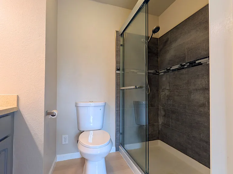 338 S Willard Ave — Photo 14