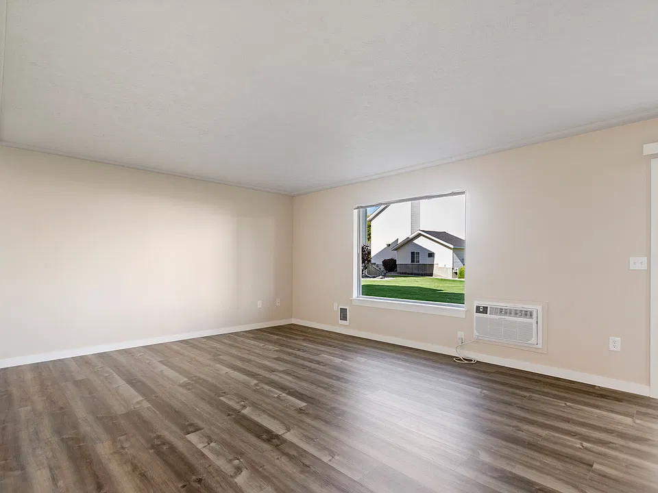 101 E Graves Rd #13