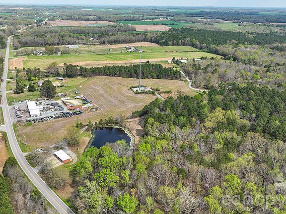 3rd image of 7301 Wolf Pond Rd