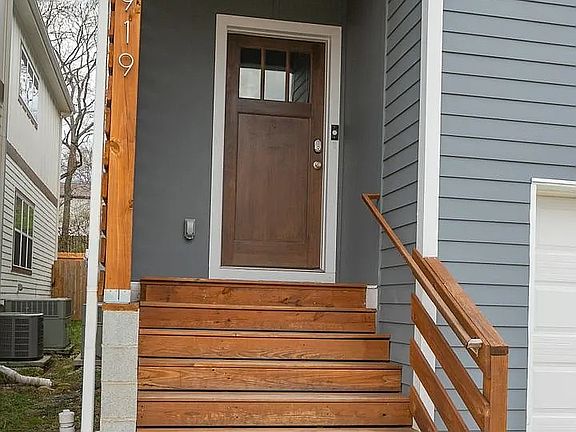 2nd image of 2919 Morningside Dr