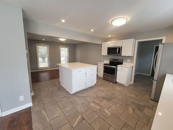 4th image of 1008 Haggard Dr