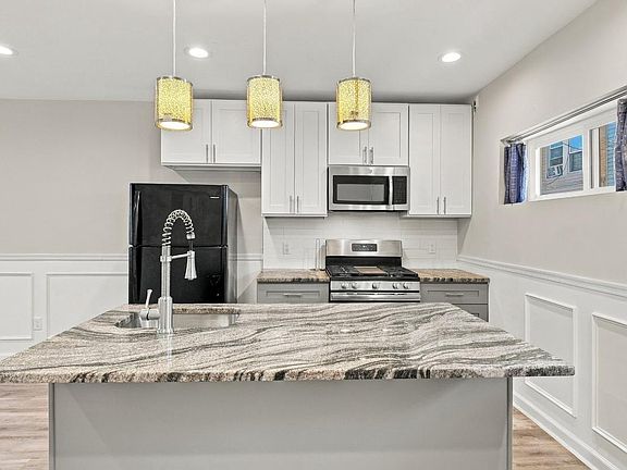 4th image of 2012 E Rittenhouse St