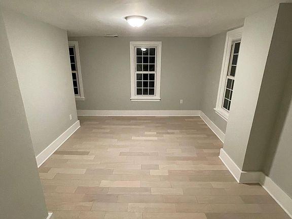 3rd image of 602 E Montgomery Ave #B