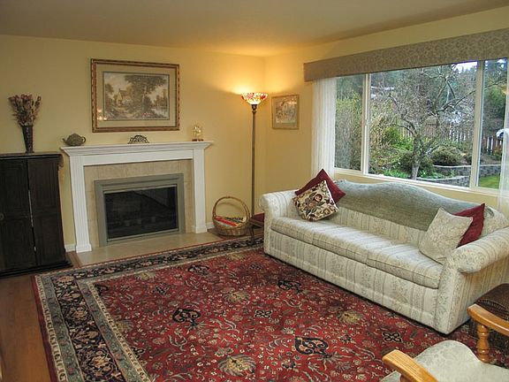 4th image of 1703 N 160th St