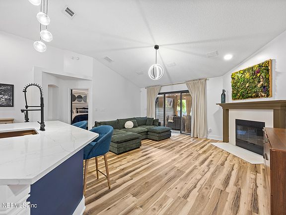2nd image of 308 W BETONY BRANCH Way