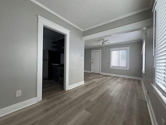 5th image of 1036 1/2 E Broadway