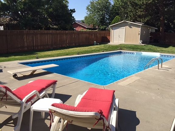 36' X 18' pool with deep end