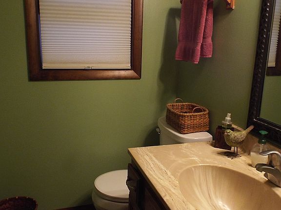 1st Floor Bath