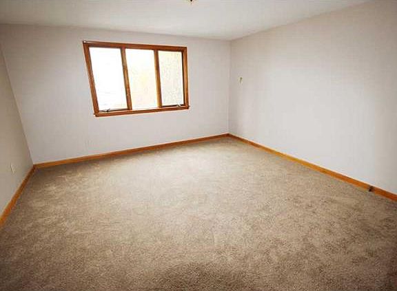 4th image of 54 Reo Ave