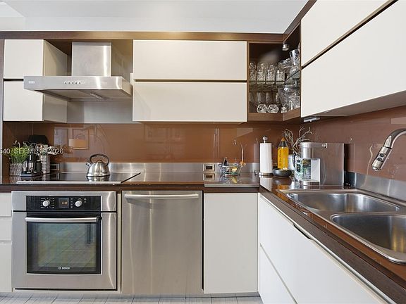 5th image of 2100 Park Ave APT 302