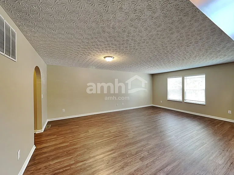 5609 Nutmeg Pl — Photo 5