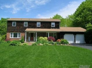 6 Overdale Ct, Huntington, NY 11743