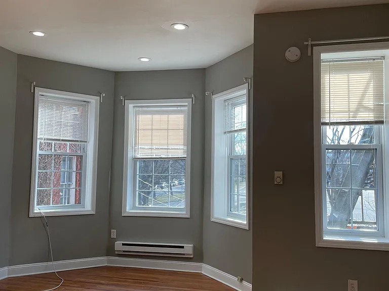 1604 Bolton St #2R — Photo 8