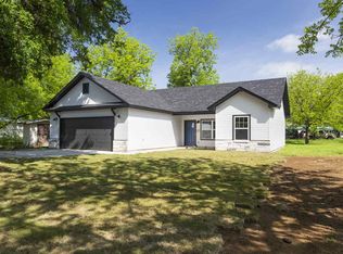 108 Willow St, Burnet, TX 78611