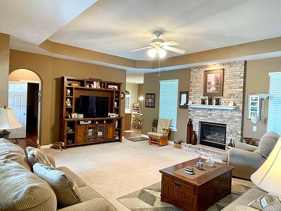 5th image of 3902 N Wyngate Ct #18