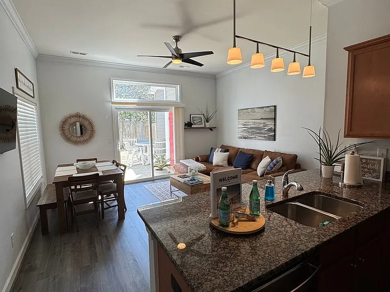 1605 Shoreline Pl — Photo 6