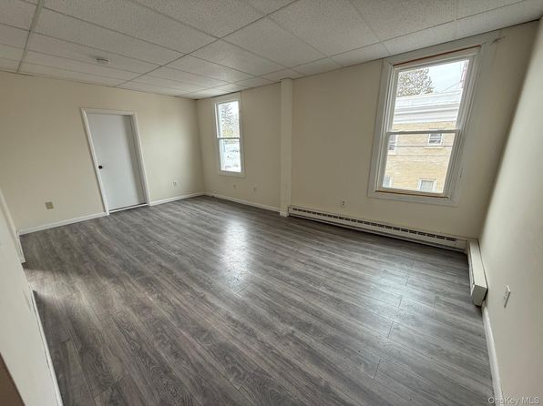 247 Hudson St APT 3