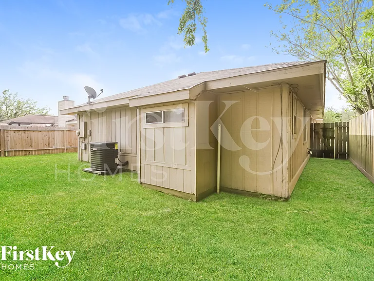17522 Davenway Dr — Photo 15