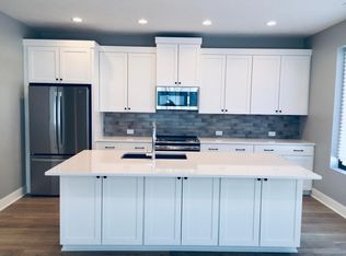 9060 Ironwood Ct, Lincoln, NE 68520