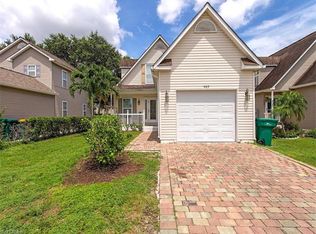 409 Leawood Cir, Naples, FL 34104