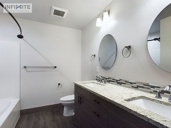 3rd image of 1405 Westwood Cir #C