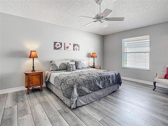 2nd image of 904 Crystal Ct