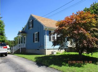 12 Marjorie St, Coventry, RI 02816