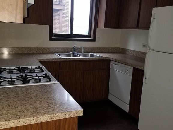 3rd image of 15726 Lake Dr Floor 3