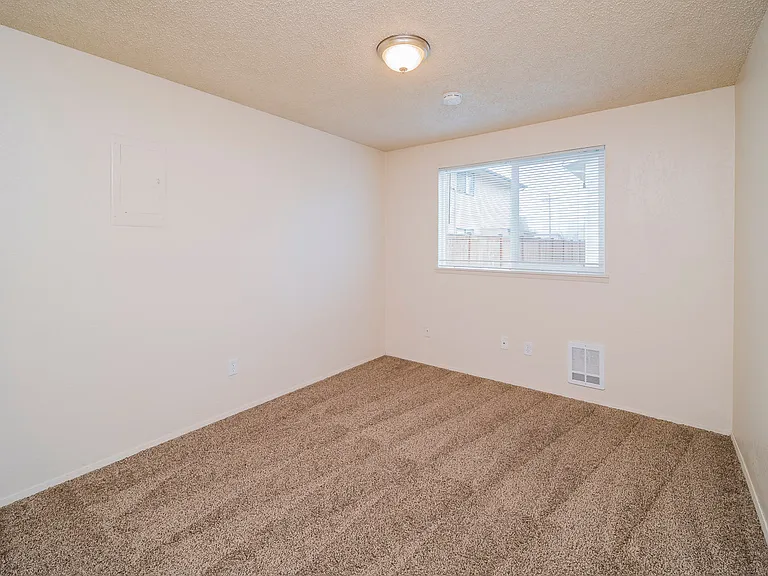 1024 Cedar Ave — Photo 6
