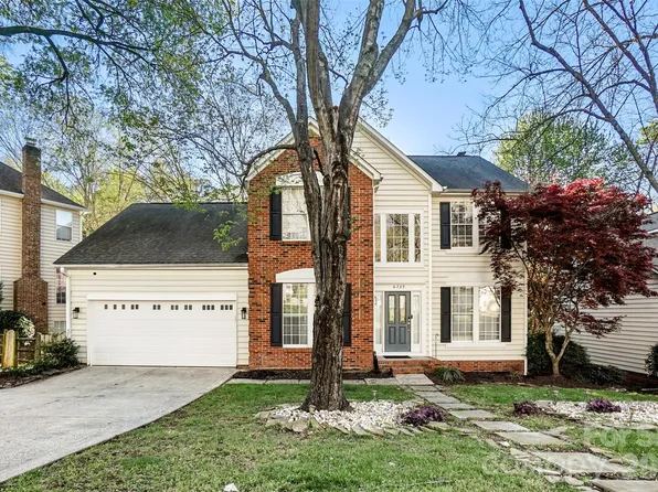 6239 Skyline Dr, Charlotte, NC 28269