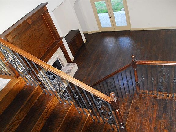 3rd image of 3828 Northpark Dr