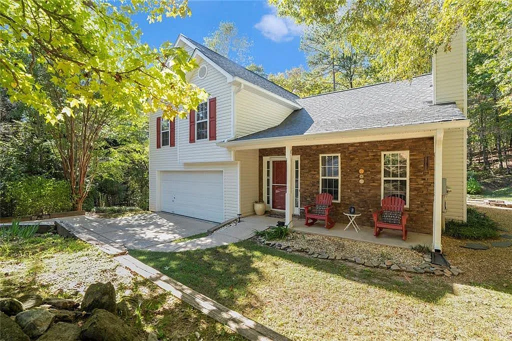 4 bed, 1695 sqft, $2,350 — Photo 3