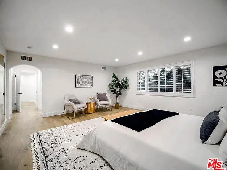4732 Del Moreno Dr — Photo 22