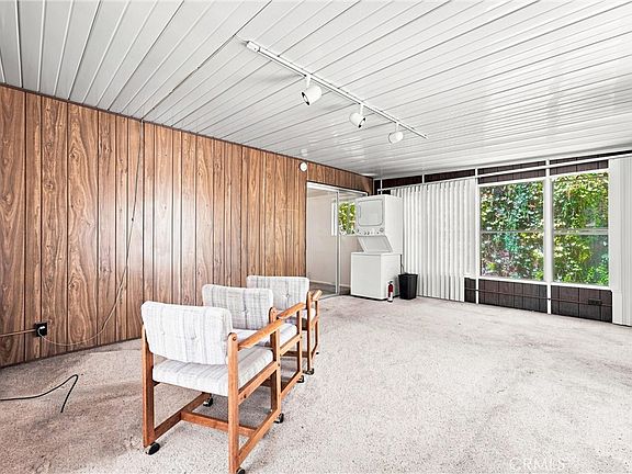 4th image of 220 Knox Pl