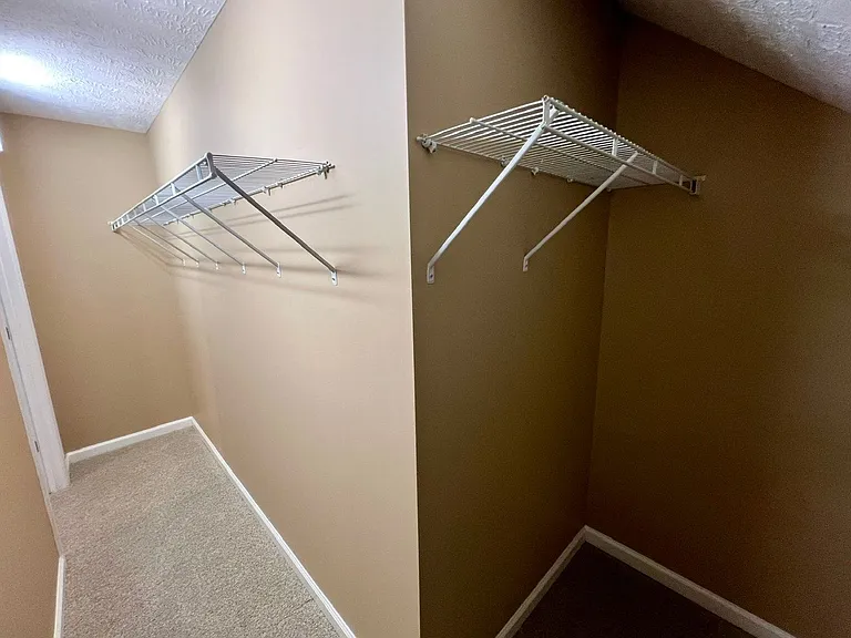 453 Drexel Ct — Photo 20