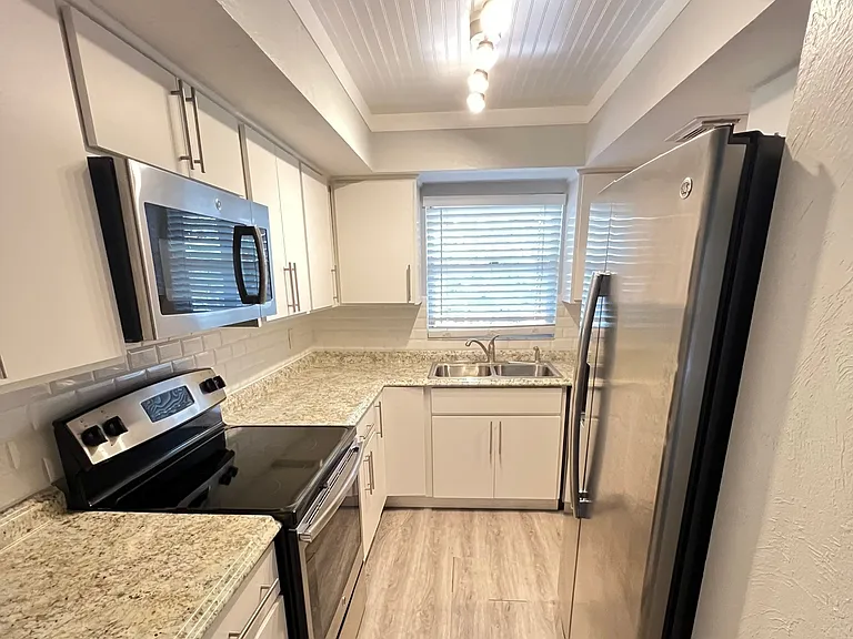 Artisan Cove Apartments — Photo 1