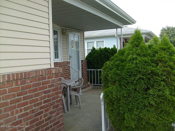 2nd image of 298 Port Royal Dr