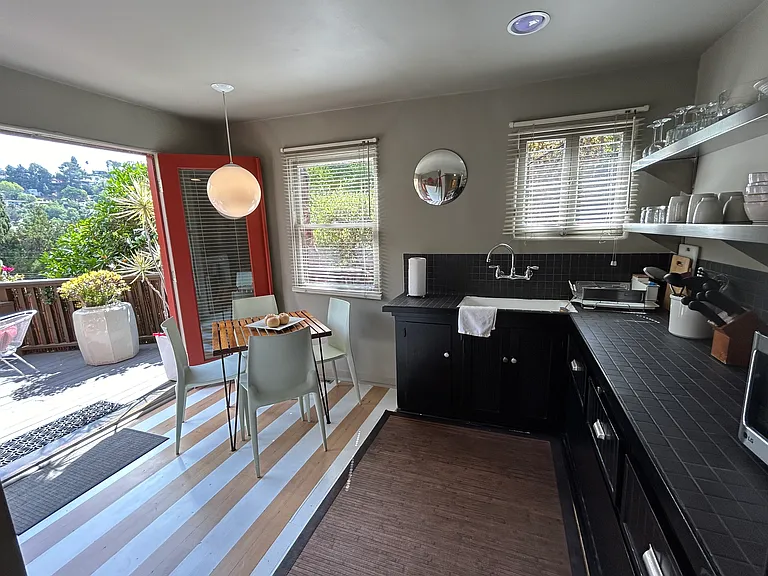 1954 1/2 Mayview Dr — Photo 18