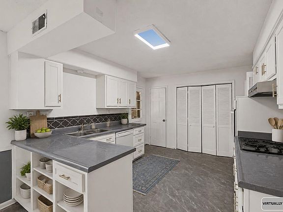 4th image of 5742 Pinola Ave